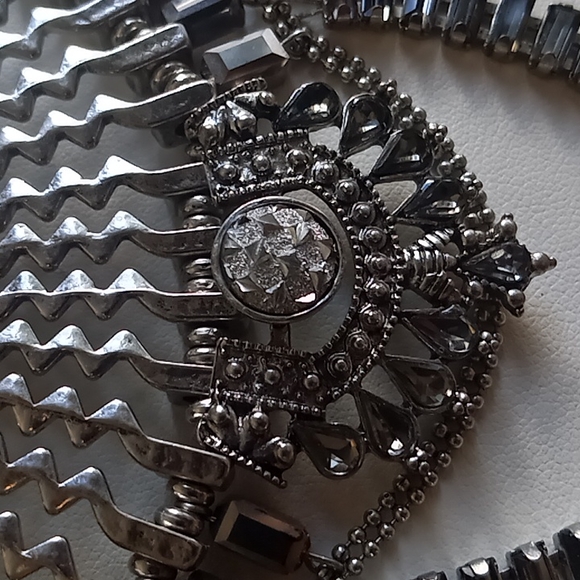 Unique bib necklace - Picture 4 of 7